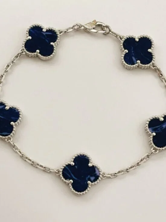 ✨ Van Cleef & Arpels Black Bracelet ✨ - Picture 2 of 4